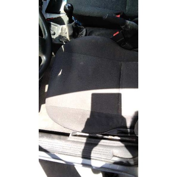 opel corsa c del año 2002