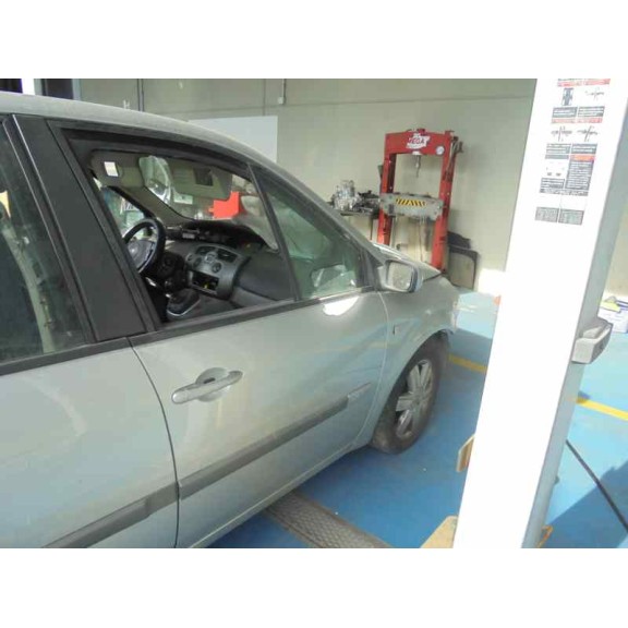 renault scenic ii del año 2005