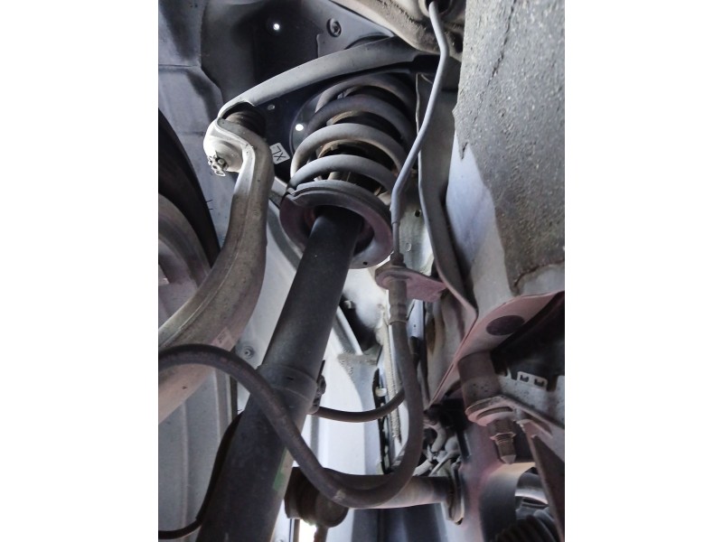 Recambio de amortiguador delantero izquierdo para lexus is iii (_e3_) 300h (ave30_) referencia OEM IAM 4852053320  