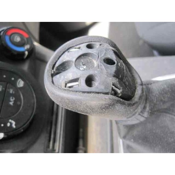 ford fiesta (ccn) del año 2013