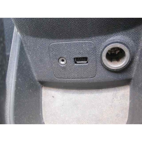 ford fiesta (ccn) del año 2013