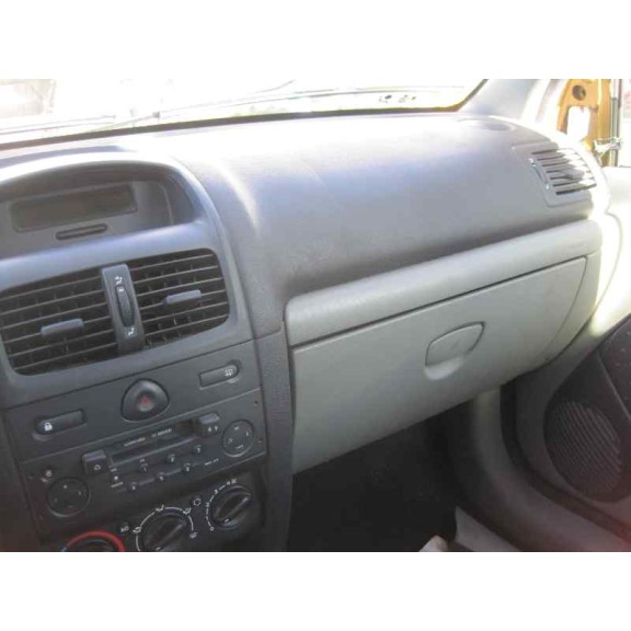renault clio ii fase ii (b/cb0) del año 2001