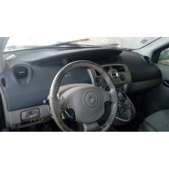 renault grand scenic del año 2005