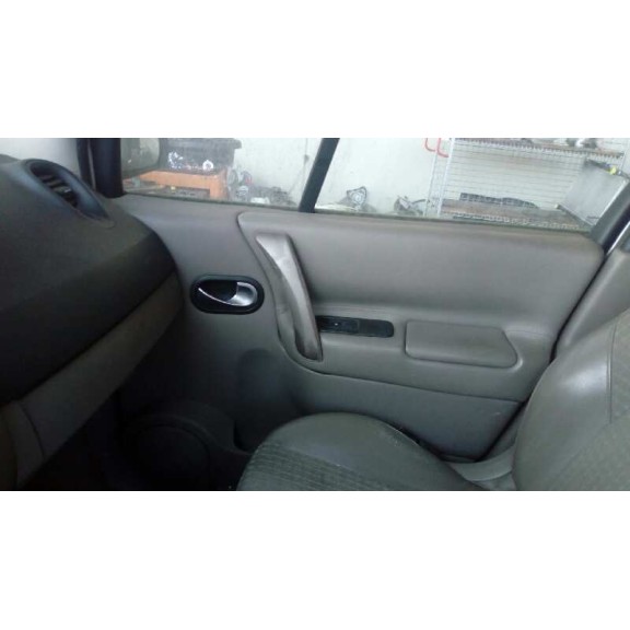 renault grand scenic del año 2005