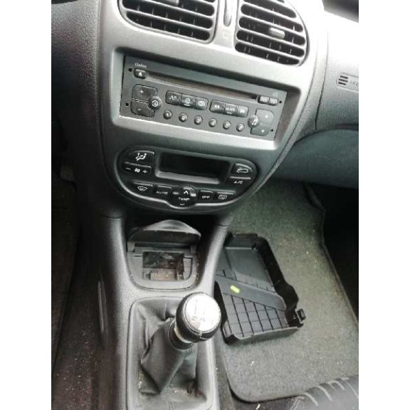 peugeot 206 berlina del año 2004