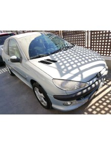 peugeot 206 berlina del año 2001