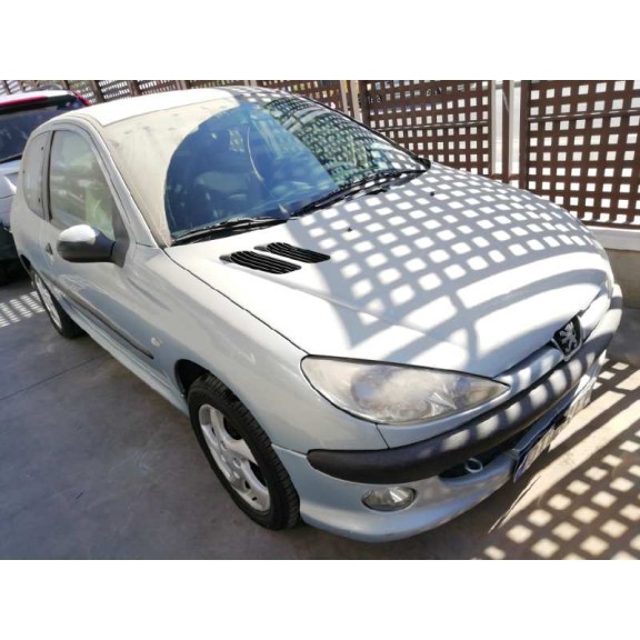 peugeot 206 berlina del año 2001