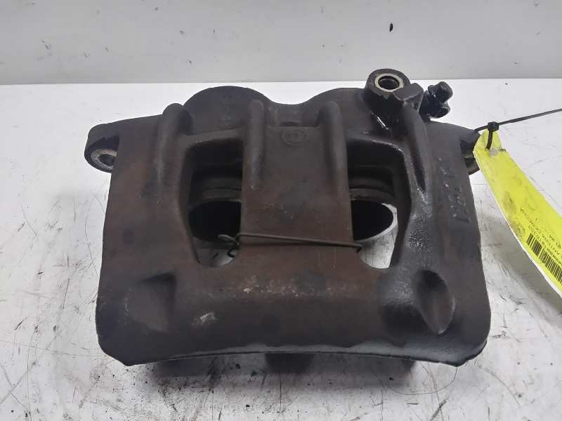 Recambio de pinza freno delantera derecha para nissan cabstar 01.04 referencia OEM IAM  BOSCH 