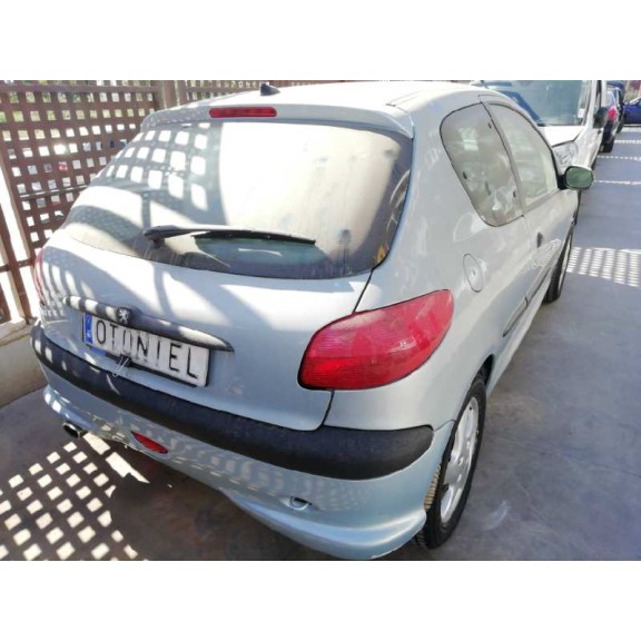 peugeot 206 berlina del año 2001