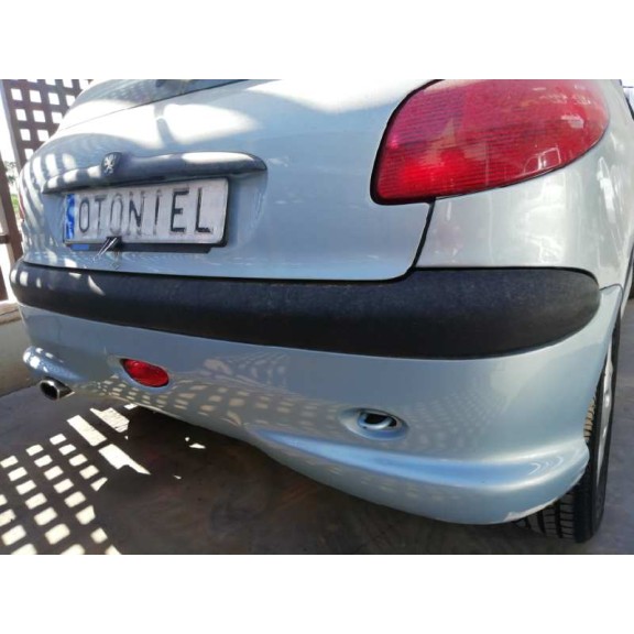 peugeot 206 berlina del año 2001