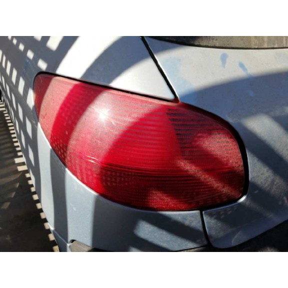 peugeot 206 berlina del año 2001