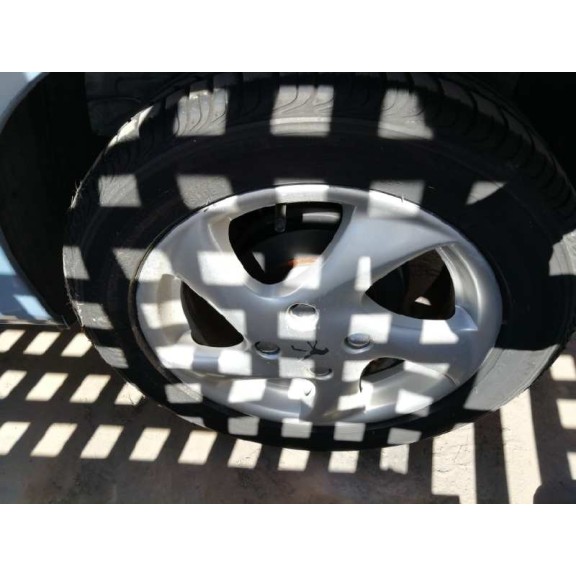 peugeot 206 berlina del año 2001