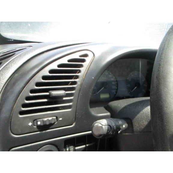 citroën xsara berlina del año 2001