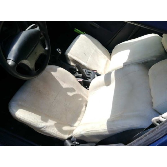 mitsubishi carisma berlina 5 (da0) del año 2000