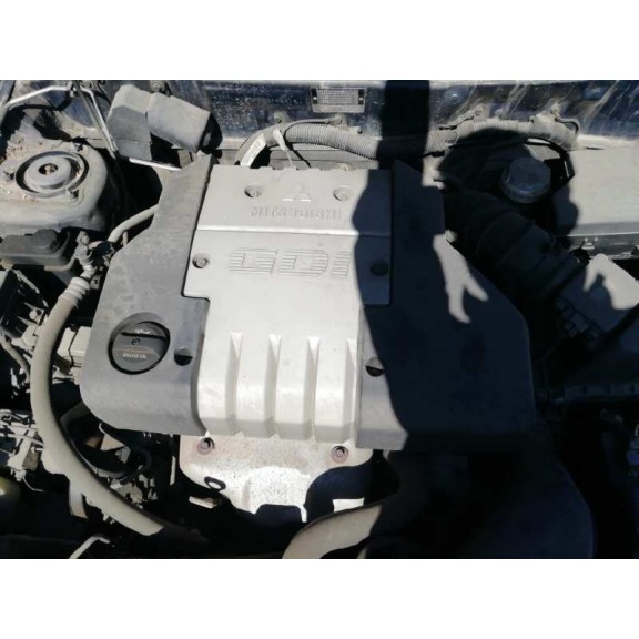 mitsubishi carisma berlina 5 (da0) del año 2000