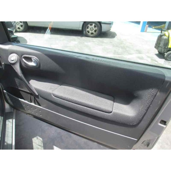 renault megane ii berlina 3p del año 2004