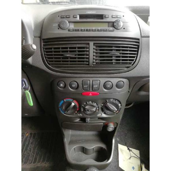 fiat punto berlina (188) del año 2005