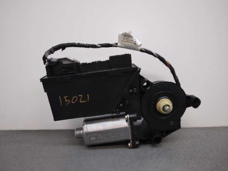 Recambio de motor elevalunas delantero derecho para volkswagen touareg (7la) tdi r5 referencia OEM IAM 3D1959792A 0130821765 