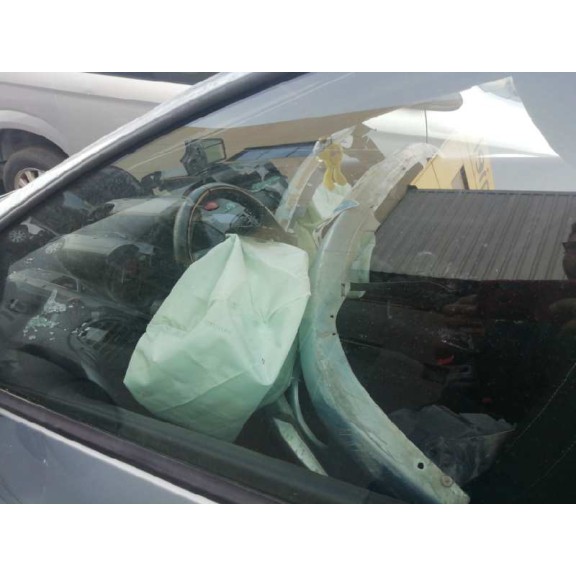 peugeot 206 berlina del año 2001