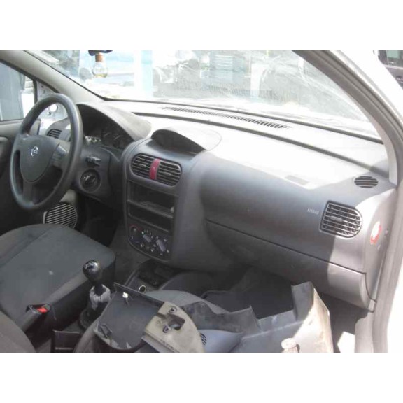 opel corsa c del año 2004