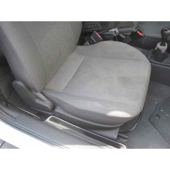 opel corsa c del año 2004