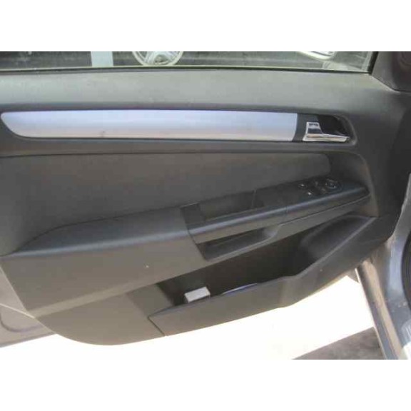 opel astra h berlina del año 2005