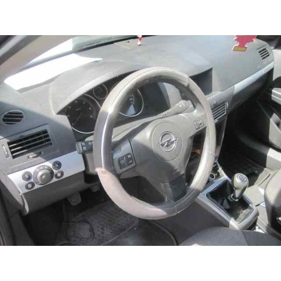 opel astra h berlina del año 2005