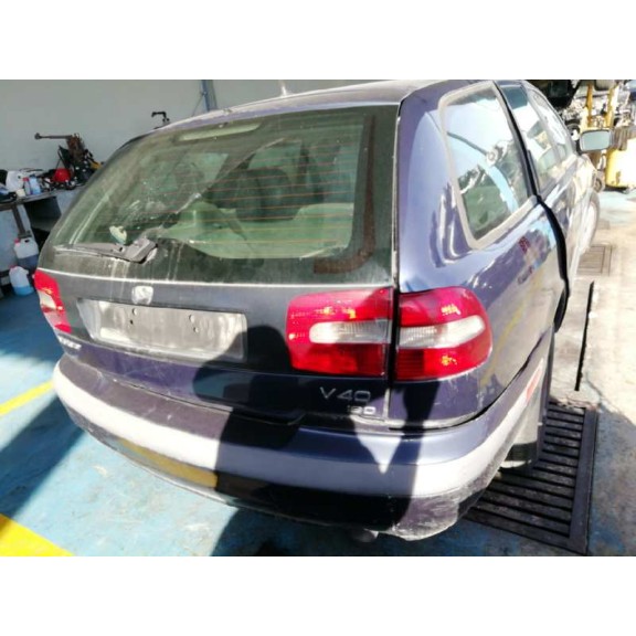 volvo v40 familiar del año 2003