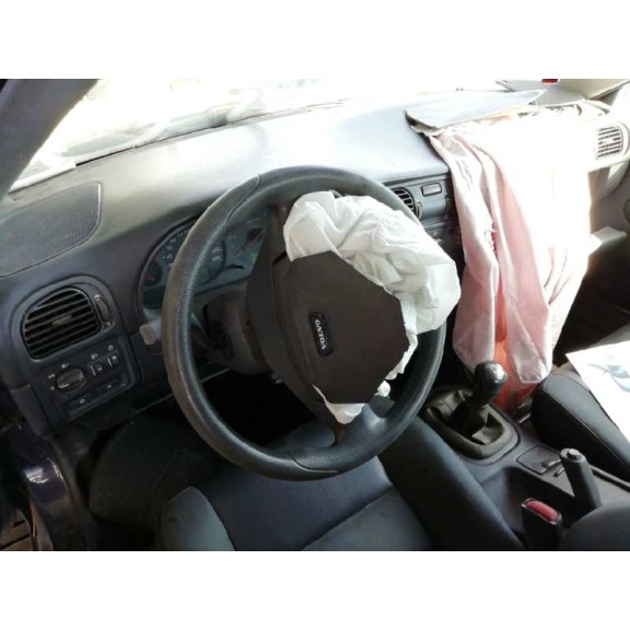 volvo v40 familiar del año 2003