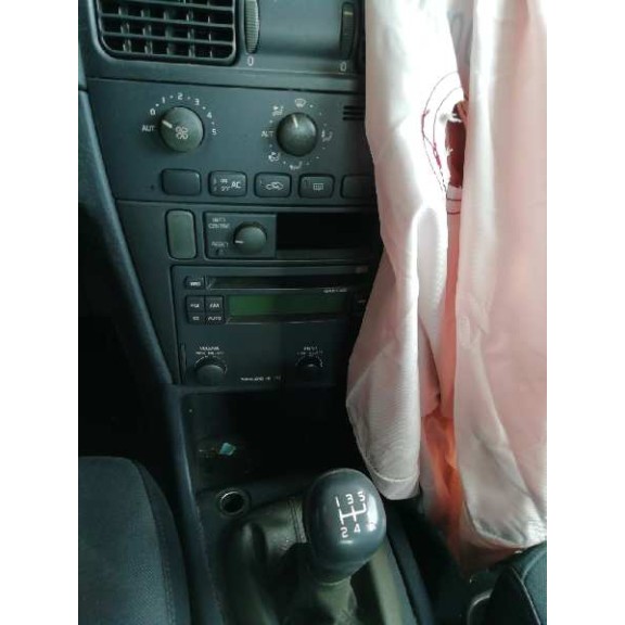 volvo v40 familiar del año 2003