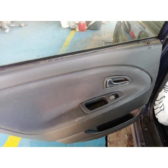 volvo v40 familiar del año 2003