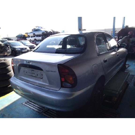 daewoo lanos del año 2002