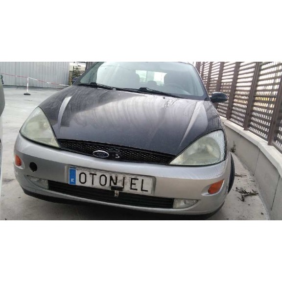 ford focus berlina (cak) del año 2001