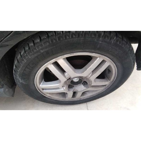 ford focus berlina (cak) del año 2001