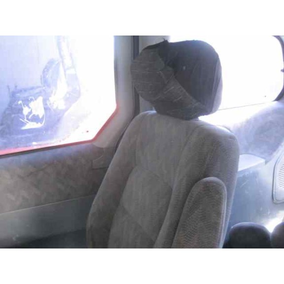 kia carnival ii del año 2002