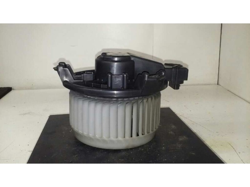Recambio de motor calefaccion para toyota yaris 1.4 turbodiesel cat referencia OEM IAM AV2727000311  