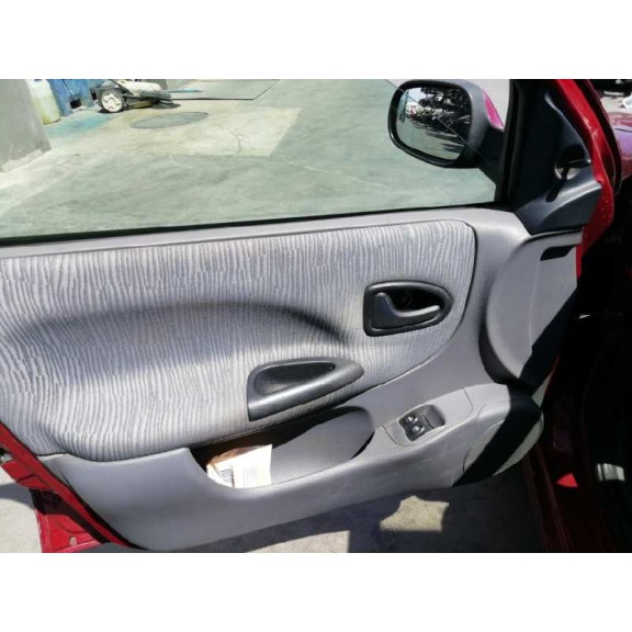 renault megane i fase 2 berlina (ba0) del año 2001