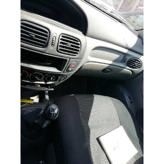 renault megane i fase 2 berlina (ba0) del año 2001