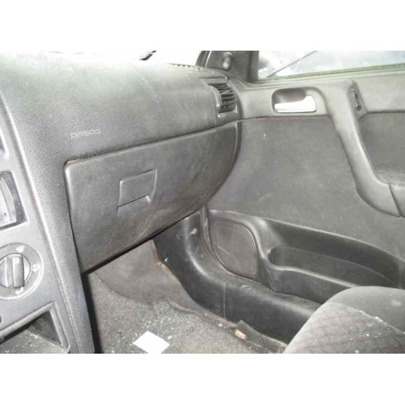 opel astra g berlina del año 2002