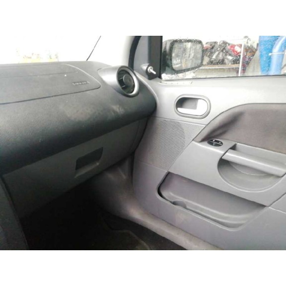 ford fiesta (cbk) del año 2003