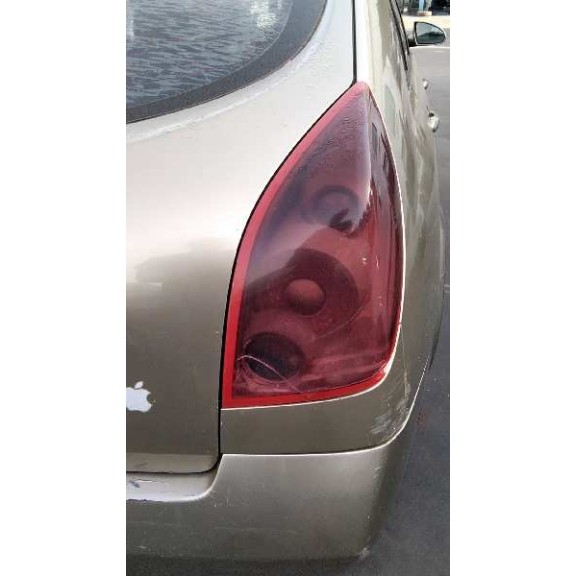 nissan primera berlina (p12) del año 2003