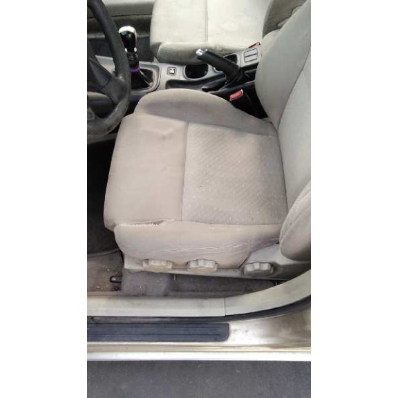 nissan primera berlina (p12) del año 2003