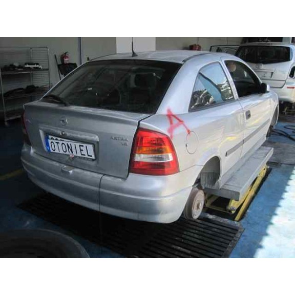 opel astra g berlina del año 2002