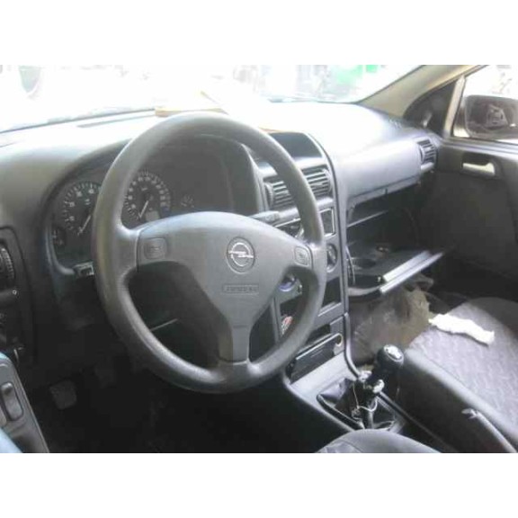 opel astra g berlina del año 2002