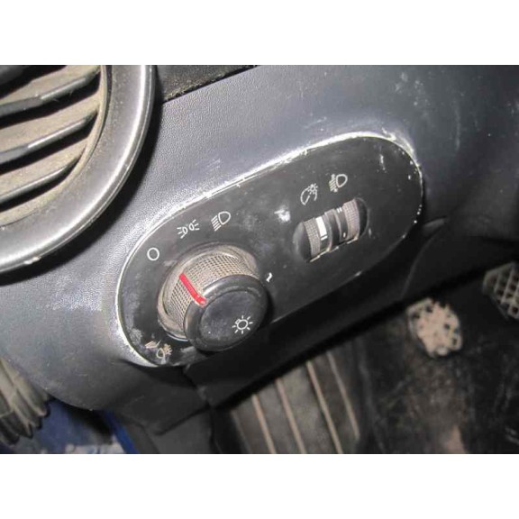 seat ibiza (6l1) del año 2002