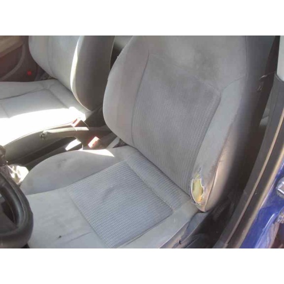 seat ibiza (6l1) del año 2002