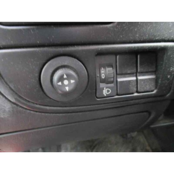 citroën xsara berlina del año 2002