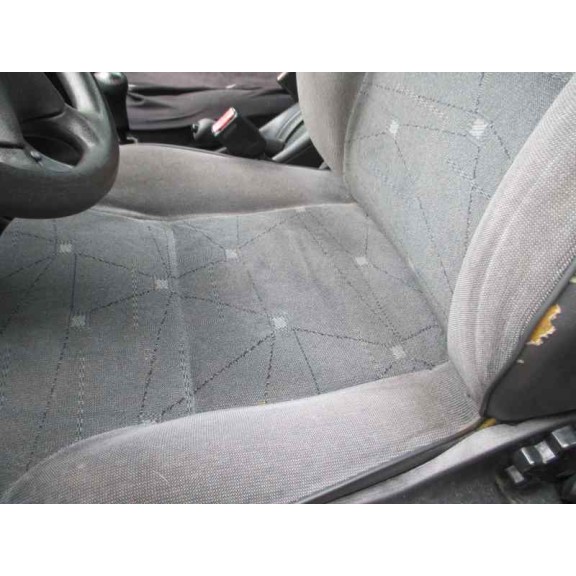 citroën xsara berlina del año 2002