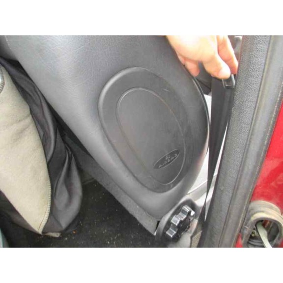 citroën xsara berlina del año 2002