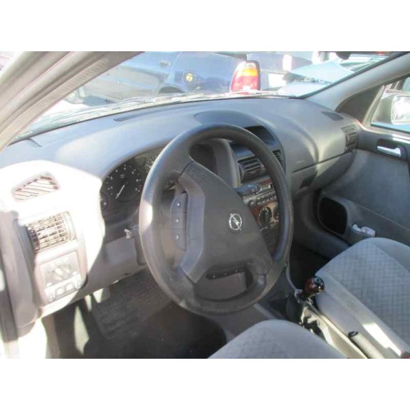 opel astra g berlina del año 2001